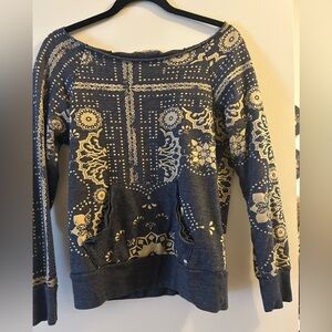 Alternative Blue and Cream Patterned Sweatshirt